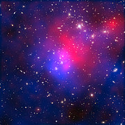 Rayos-X, material oscura y galaxias en el cúmulo Abell 2744