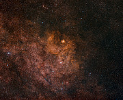 Panoramica del cielo intorno all'ammasso stellare NGC 6604