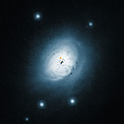 NASA/ESA Hubble Space Telescope-Aufnahme der Staubscheibe um den jungen Stern HD 100546