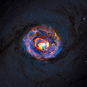 Kompositaufnahme der Galaxie NGC 1433 von ALMA und Hubble