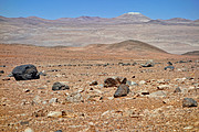 Vista distante de los trabajos en Cerro Armazones