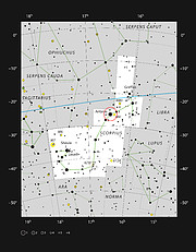 La brillante estrella roja Antares en la constelación de Escorpio