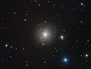 Immagine VIMOS della galassia NGC 4993 che mostra la controparte ottica della fusione di una coppia di stelle di neutroni (con note)