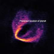 ALMA entdeckt Trio von Baby-Planeten