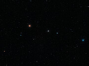 Imagem de grande angular da região do céu em torno da galáxia NGP–190387