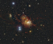 Infračervený pohled na oblast kolem hvězdokupy Coronet