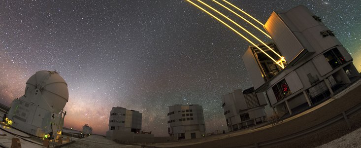 Il Very Large Telescope dell’ESO in azione