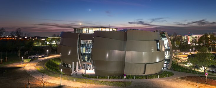 The ESO Supernova Planetarium & Visitor Centre
