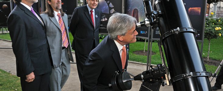 ESO brings the Moon closer to the president Sebastian Piñera in Santiago, Chile