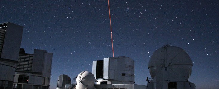 Una estrella artificial brilla en el cielo del norte de Chile