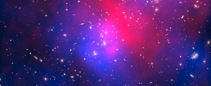 Rayos-X, material oscura y galaxias en el cúmulo Abell 2744