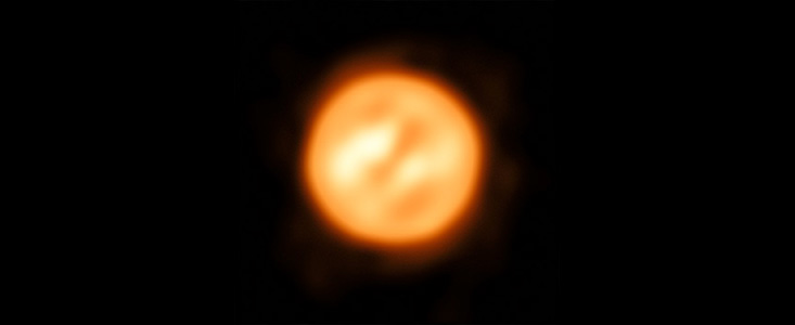 Rekonstruktion der Oberflächenstrukturen des roten Überriesen Antares