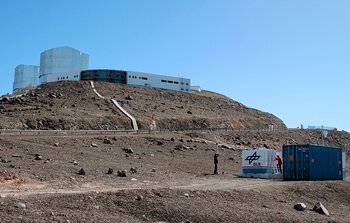 Looking for tsunami clues in the skies above Paranal with OASIS