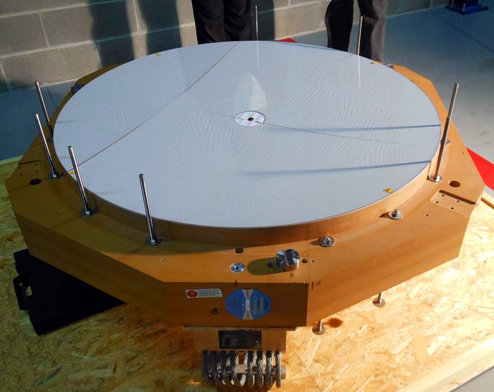 Zweiter adaptiver dünner Spiegel an die ESO geliefert