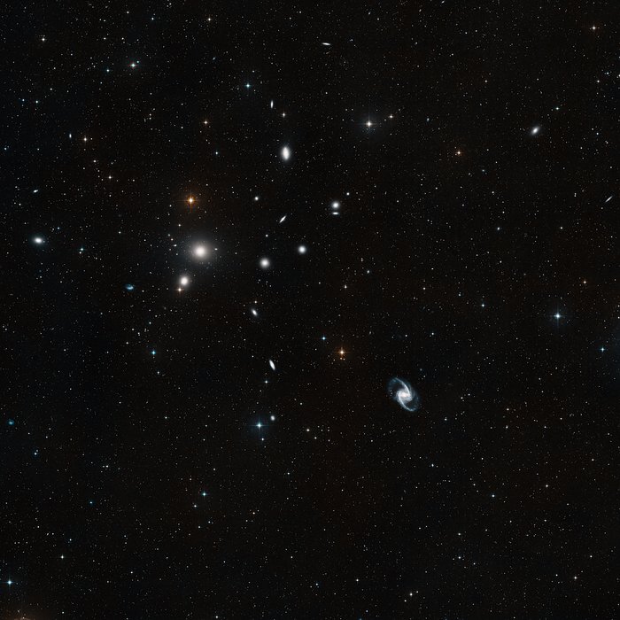 Visión de amplio campo del Cúmulo de Galaxias Formax