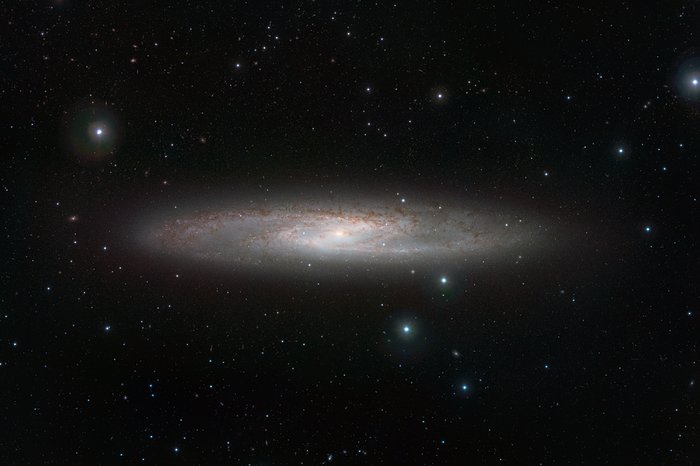 VISTA’s infrared view of the Sculptor Galaxy (NGC 253)