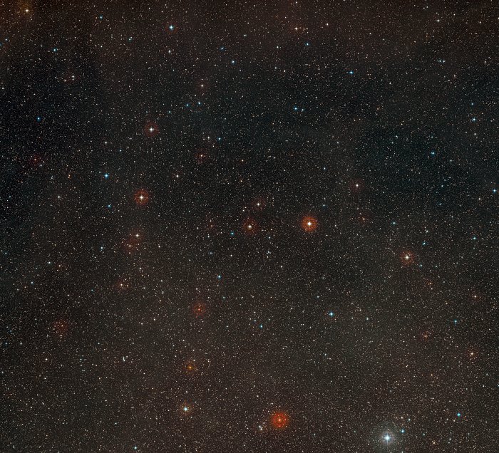 Visión de campo amplio del cielo alrededor de la estrella HD 85512