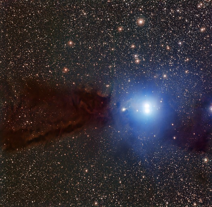 Temný oblak Lupus 3 a s ním spojené mladé horké hvězdy