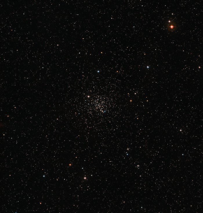 Den öppna stjärnhopen Messier 67 och dess omgivning