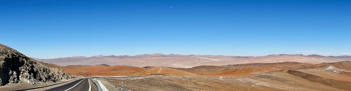 Vista de las obras panorámica de Cerro Armazones desde Paranal
