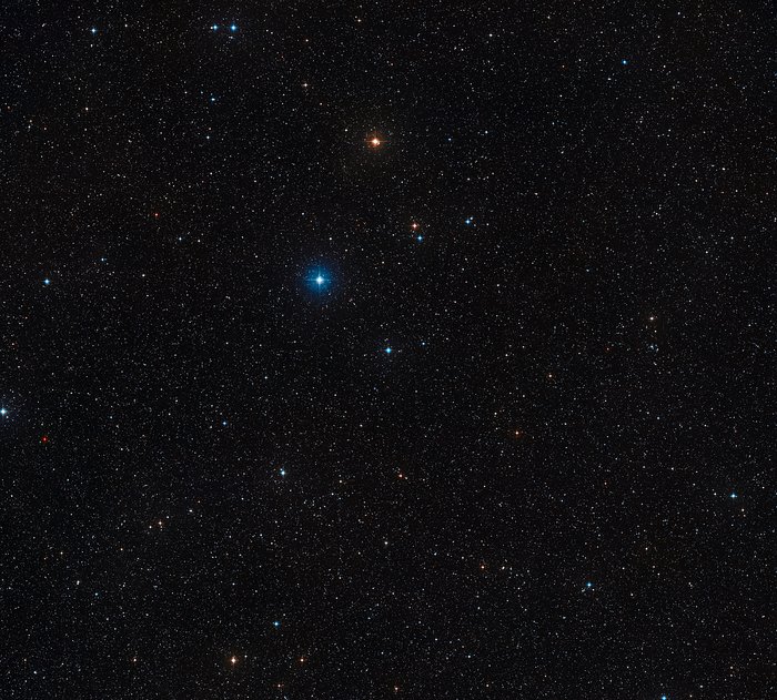 Stjernehimlen omkring den tredobbelte stjerne HD 131399