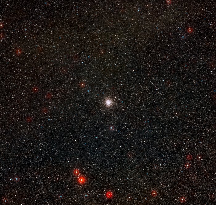 Imagen de amplio campo del cielo que rodea  al cúmulo globular de estrellas NGC 3201