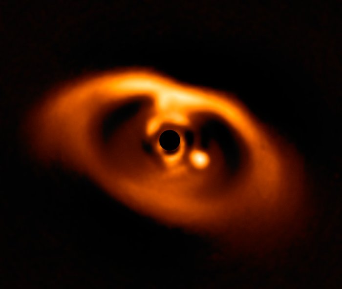 Immagine di SPHERE del pianeta neonato PDS 70b