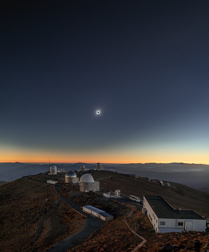 Recuerdos del eclipse solar sobre La Silla