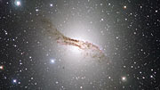 Zoomaten outoon galaksiin Centaurus A