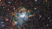 Inzoomning mot Tarantelnebulosan i radiovåglängder