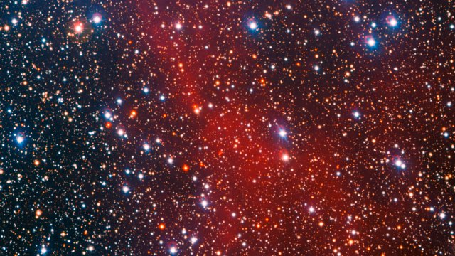Panorering längs med den färgglada stjärnhopen NGC 3532