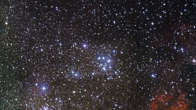 Zooma in på stjärnhopen Messier 18