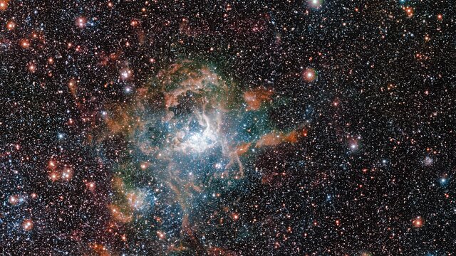 Acercándonos a la nebulosa de la Tarántula con longitudes de onda de radio
