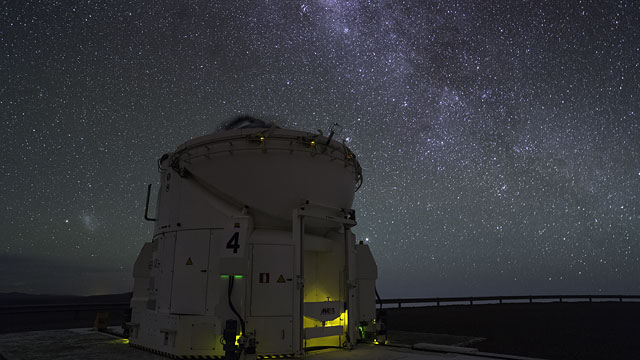 Auxiliary Telescope in action at Paranal