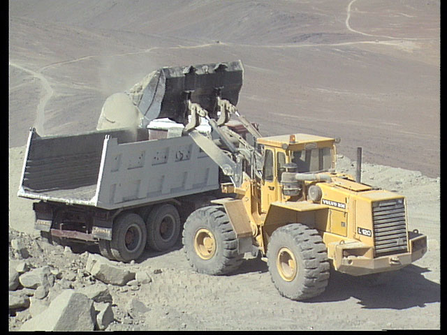 Removing debris from VLT construction, 1991 — clip 3